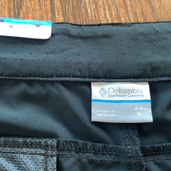 NWT. Men’s Columbia short - Picture 3 of 5